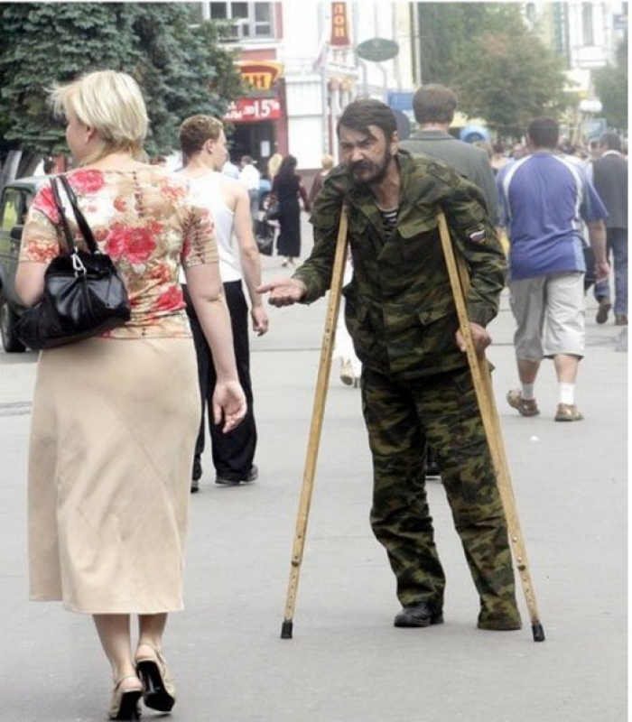 Бойовики без кінцівок жебракують на вулицях Донецька та Луганська