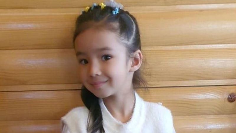 5-річна дівчинка з Прикарпаття викладає китайську. Відео