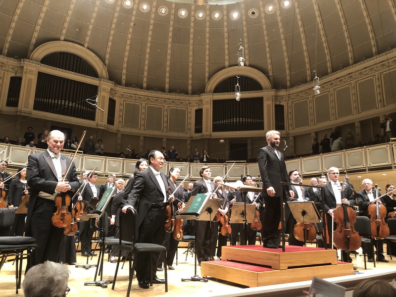 Чиказький симфонічний оркестр виступає під керівництвом українського диригента