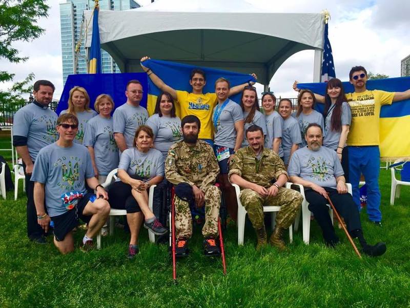Українці Чикаго бігли марафон на честь українських воїнів