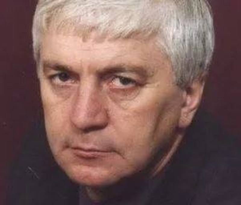 Богдан Томенчук - сучасний український поет, громадянин, мужчина.