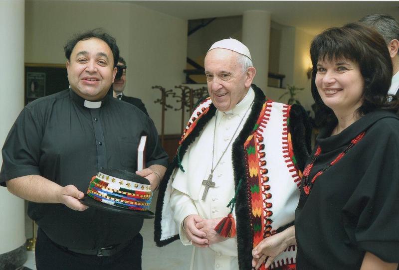 Папа Франциск привітав з 25-літнім подружнім ювілеєм священика УГКЦ з Чернівців та його дружину (ФОТО)