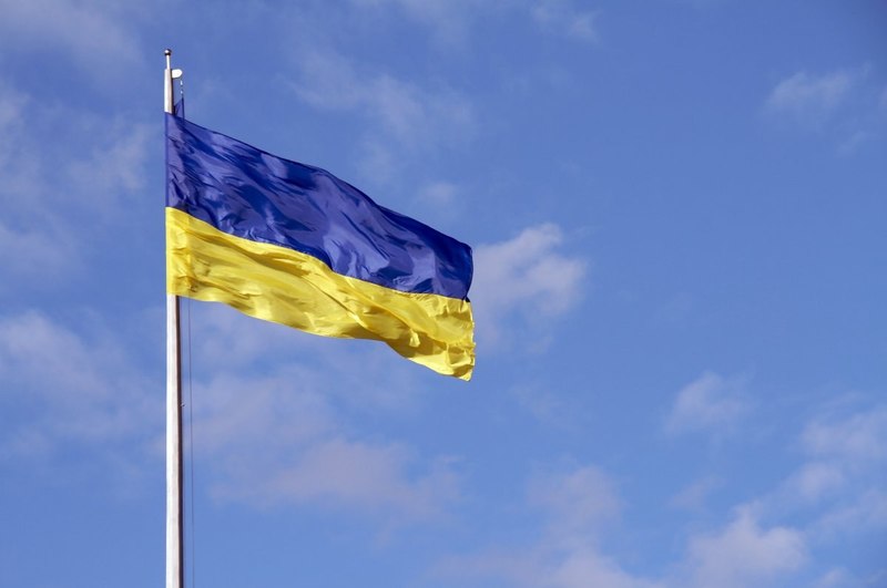 У центрі Москви замайорів величезний прапор України (відео)