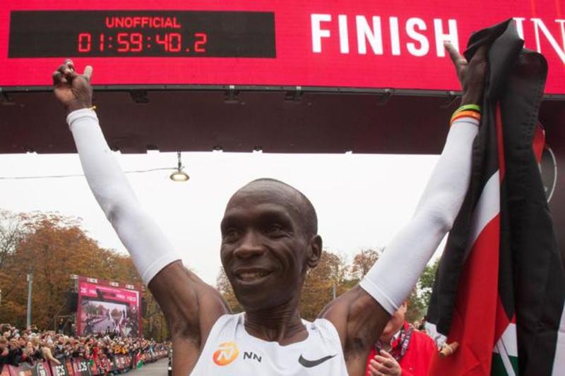 Кенійський бігун пробіг марафон менше ніж за 2 години