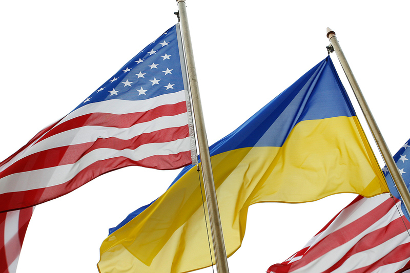 В мережі з'явилося відео про американсько-українські відносини у 2015 році