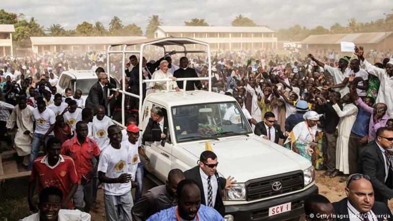 Папа Римський завершив поїздку до Африки