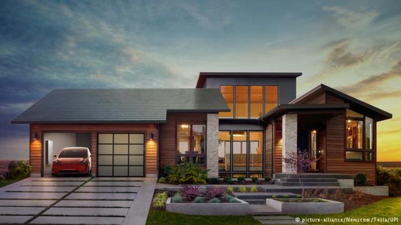 Tesla представила дахове покриття із суцільної сонячної батареї