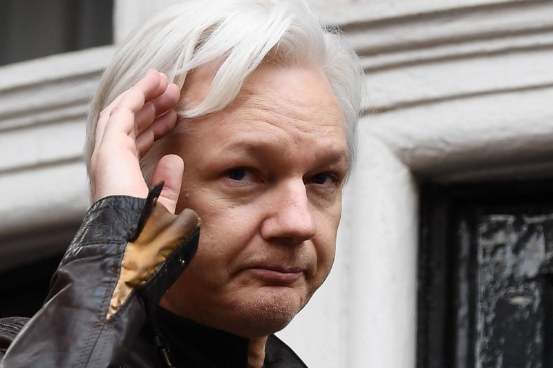У засновника Wikileaks стався мікроінсульт - наречена Ассанжа