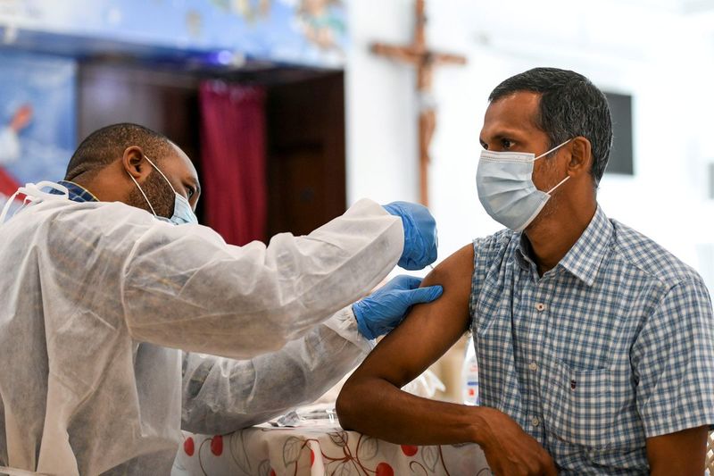 В Абу-Дабі туристів безкоштовно вакцинуватимуть від COVID-19