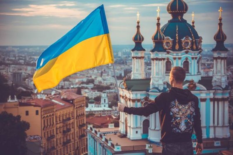Українські письменники підготували до 25-річчя незалежності особливий проект