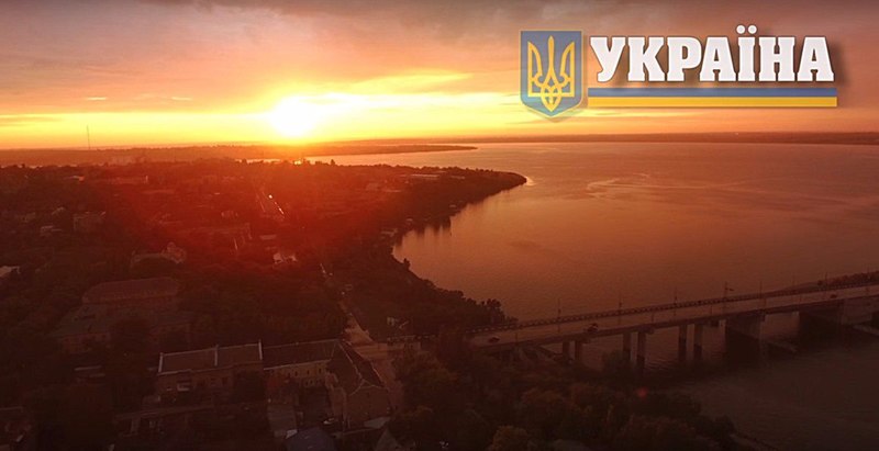 Пілоти дронів показали Україну з висоти пташиного польоту (відео)
