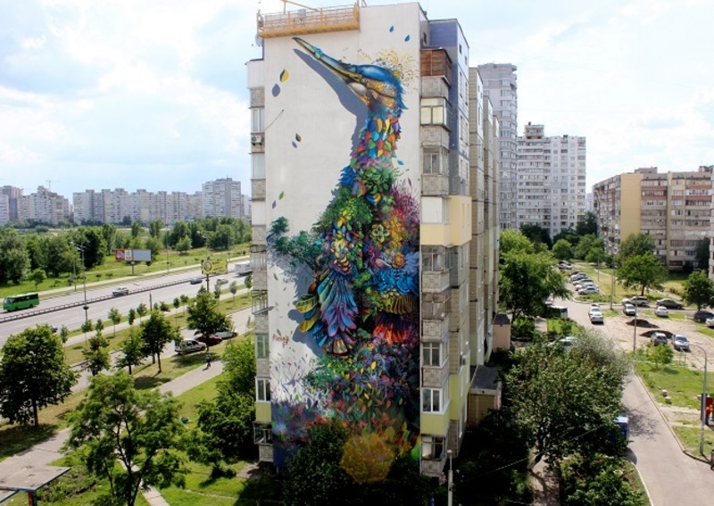 У Києві відомий американський художник створив вражаючий мурал