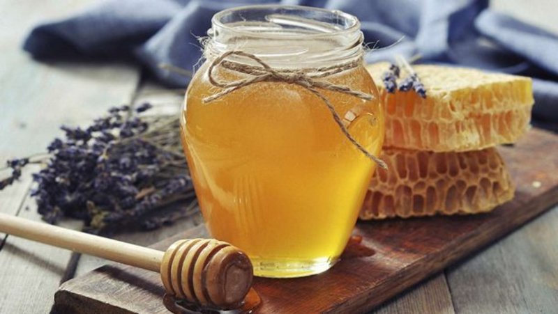 Чим корисний мед: 9 лікувальних властивостей, у які вірять люди