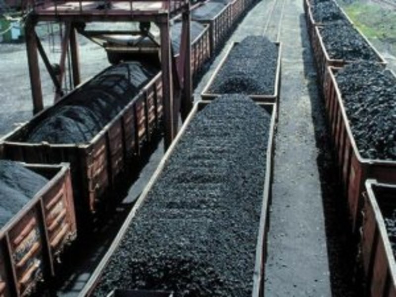 Нелегальне вугілля з луганських "копанок" йде в Дніпропетровськ і Чернігів