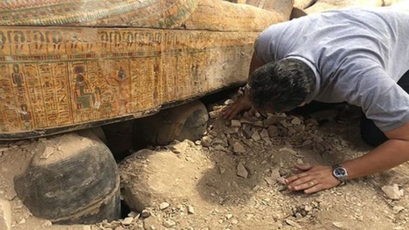 Єгипетські археологи знайшли у Луксорі 20 стародавніх саркофагів