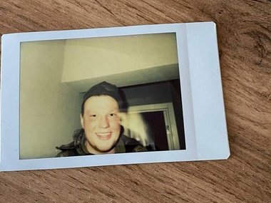Росіянин сфотографував себе на Polaroid і залишив фото в пограбованій квартирі