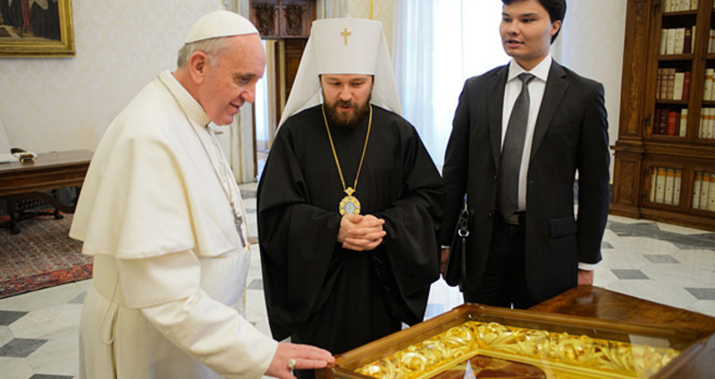 Папа Римський обговорив Україну з речником РПЦ