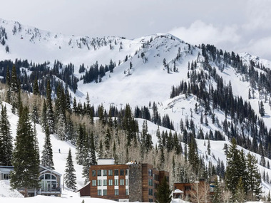 Двоє лижників загинули під час лавини у горах у штаті Юта