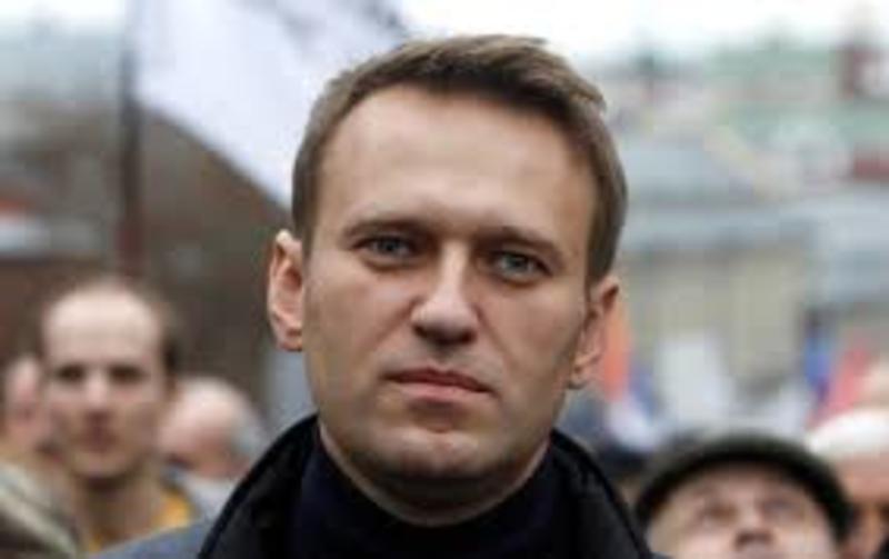 Німецькі лікарі вивели Навального зі штучної коми