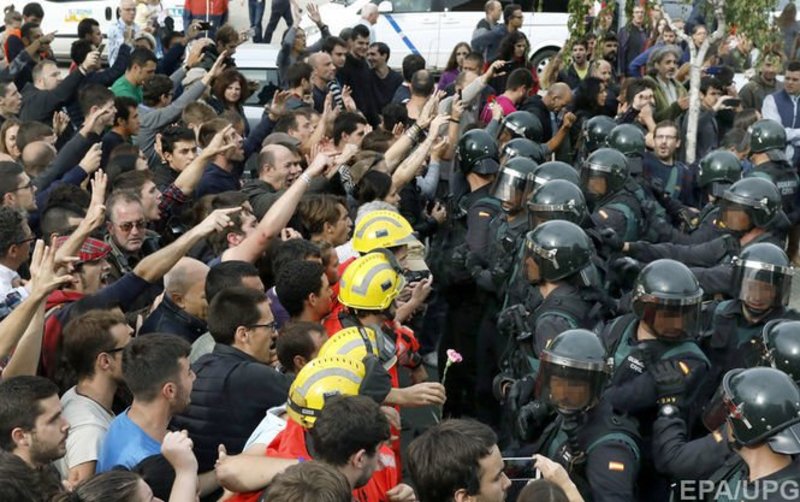 Під час сутичок на референдумі в Каталонії постраждали 844 людини