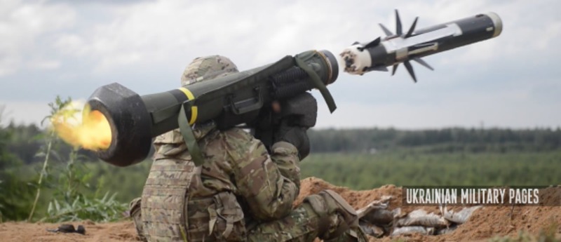 США поставлять Україні 210 протитанкових ракет Javelin та 35 пускових установок