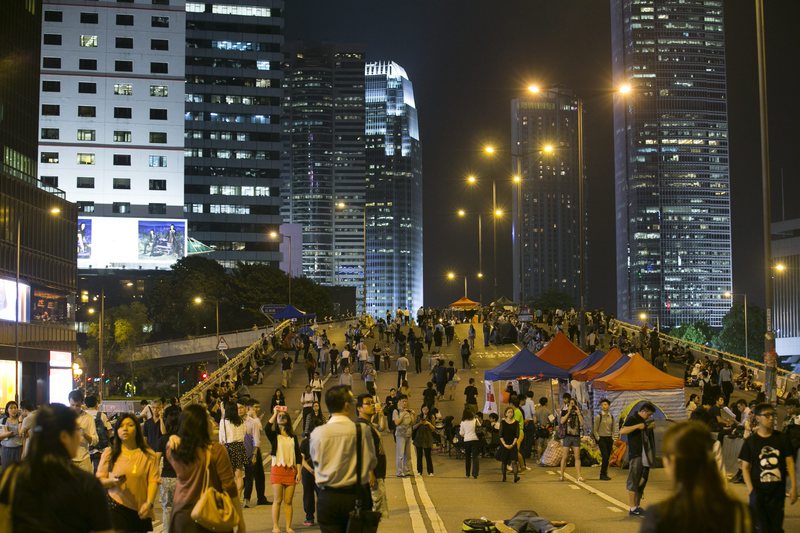 Від протестуючих Гонконгу вимагають очистити території до четверга