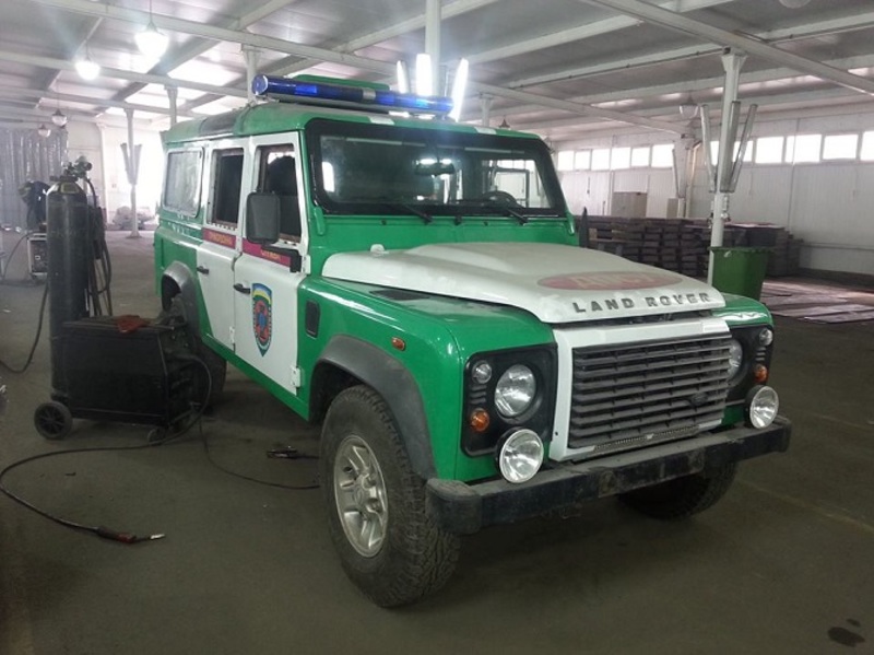 США модернізували Land Rover для українських прикордонників