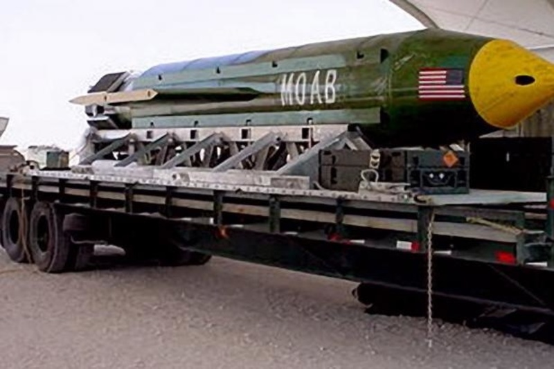 США скинули на позиції ІДІЛ десятитонну бомбу
