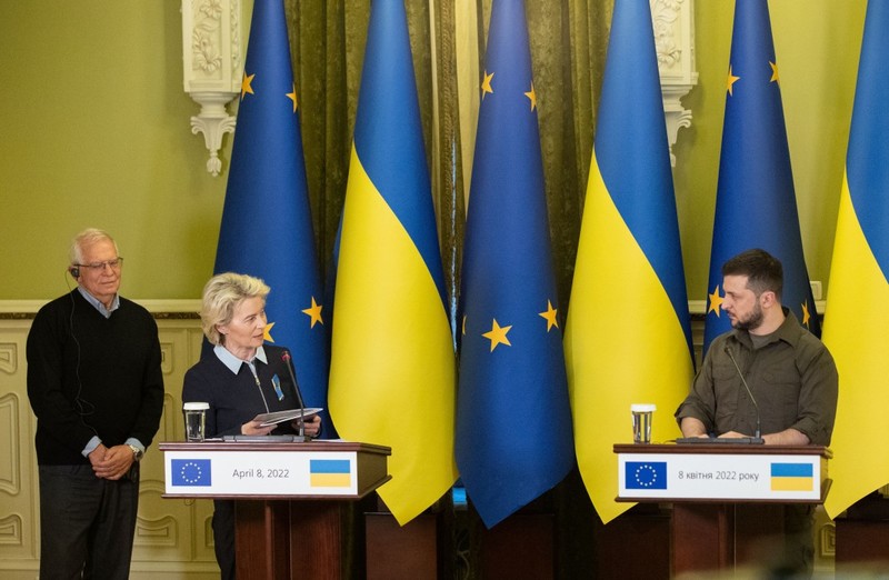 Єврокомісія рекомендуватиме надати Україні статус кандидата в ЄС – ЗМІ