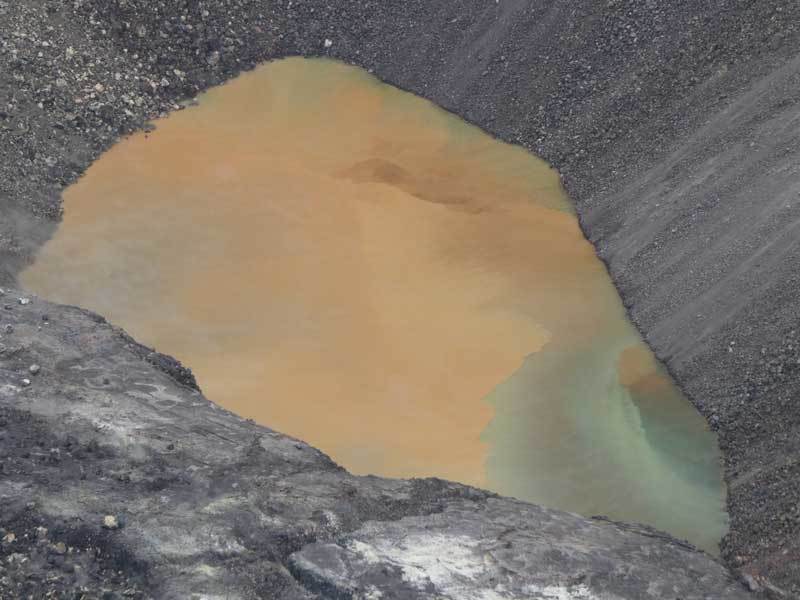 Фахівці виявили озеро з температурою води понад 80 °C