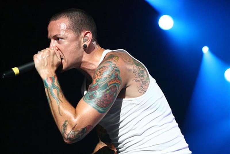 Linkin Park frontman suicides