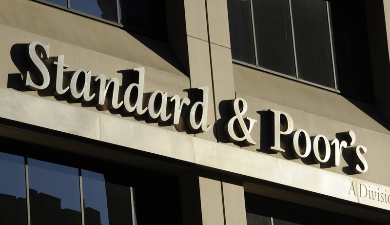 Standard & Poor's знизило рейтинги 20 російських банків