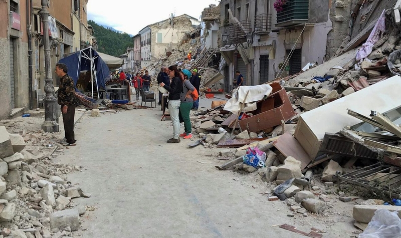 Кількість жертв землетрусу в Італії збільшилась до 293 осіб