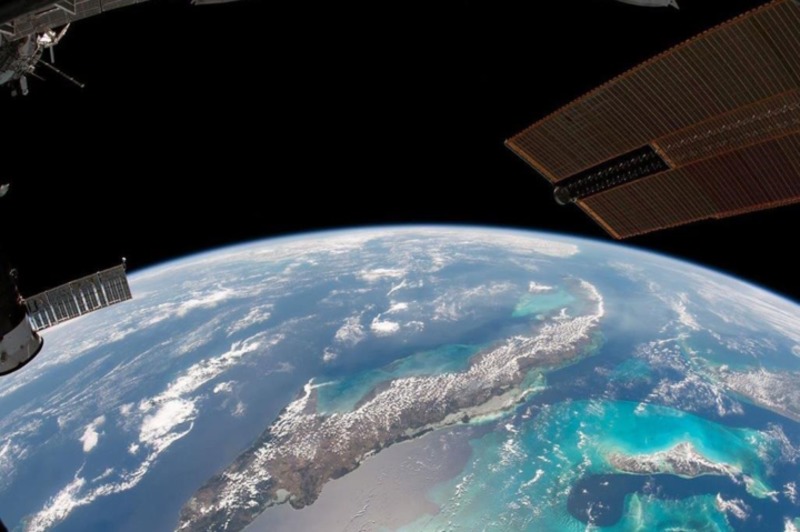 Астронавт NASA показав, як виглядає Земля з вікна Crew Dragon. Відео