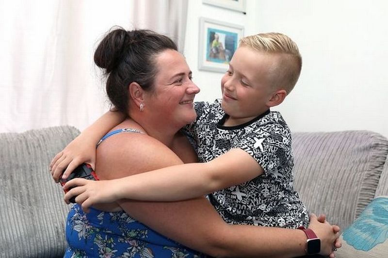 У Великій Британії восьмирічний хлопчик врятував від смерті маму