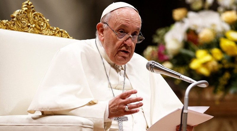 Папа Римський назвав постачання зброї Україні морально прийнятним