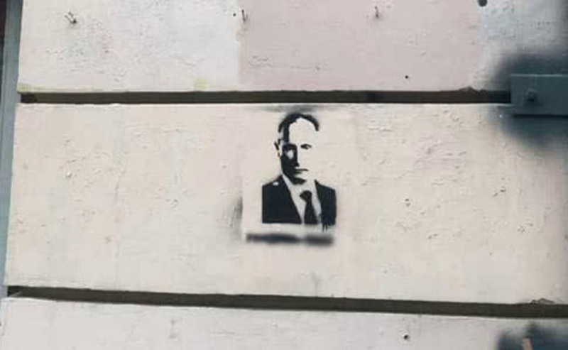 "Побачиш – убий": за графіті з Путіним у Росії 2 хлопців звинуватили в тероризмі