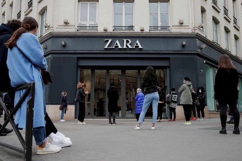 Власник бренду Zara закриє понад тисячу магазинів