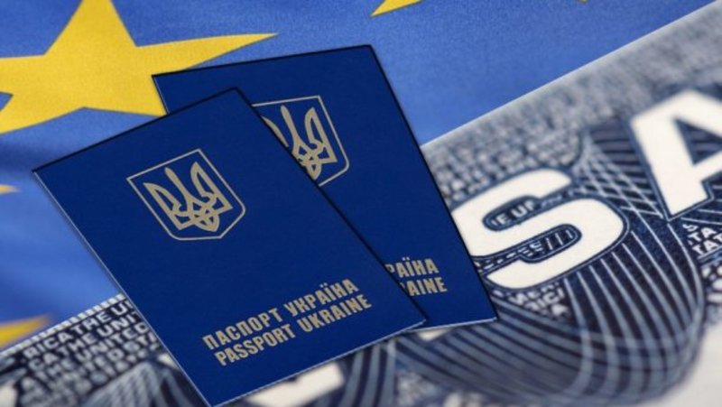 Європарламент проголосував за безвіз для України