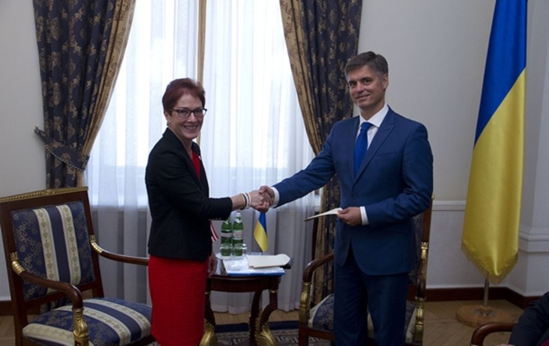 Новий посол США Йованович прибула до Києва