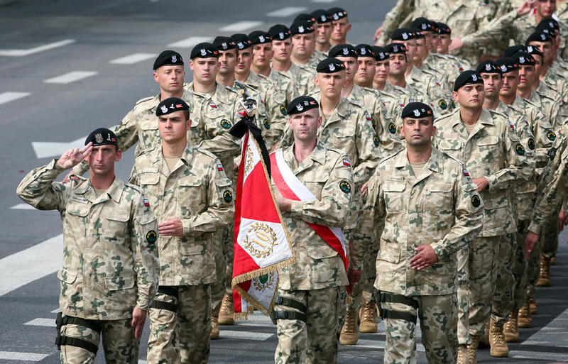 Польща планує збільшити витрати на армію