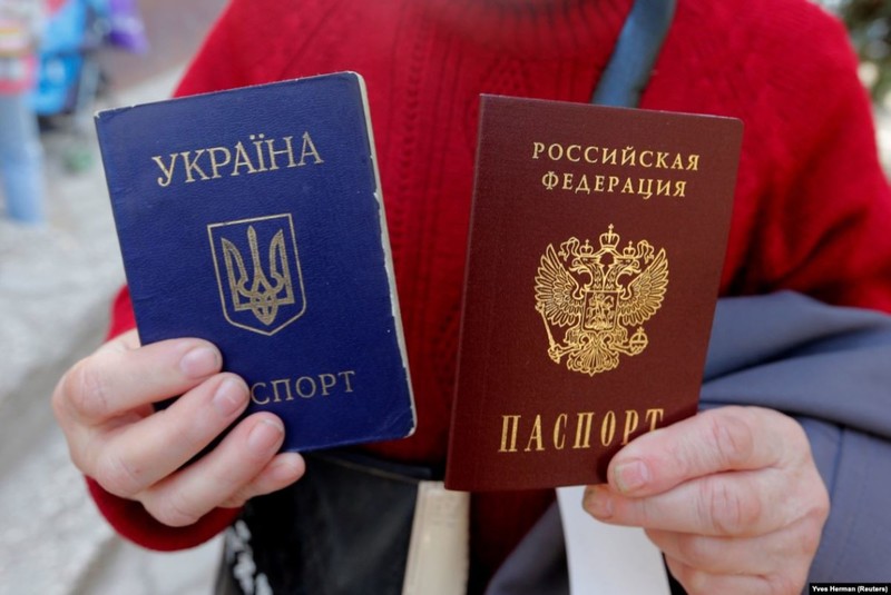 Канада закриє в’їзд українцям Донбасу за російськими паспортами