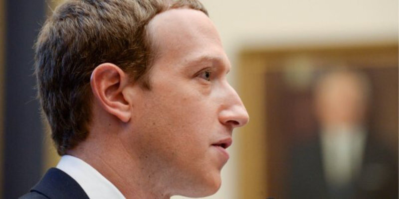 У Facebook назвали причину масштабного збою: Цукерберг вибачився