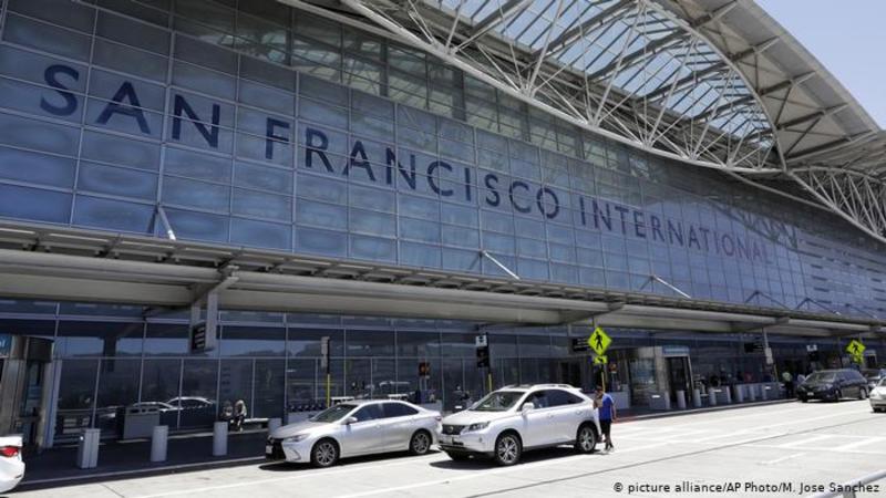 В аеропорту Сан-Франциско заборонять продаж води в пластикових пляшках