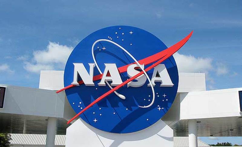 NASA почало підготовку своєї ракети для польоту до Місяця