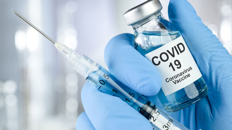 Українські мігранти зможуть безкоштовно отримати вакцину від COVID-19 у Польщі