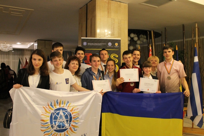 Українські учні вибороли вісім нагород на «ІCYS-2016»