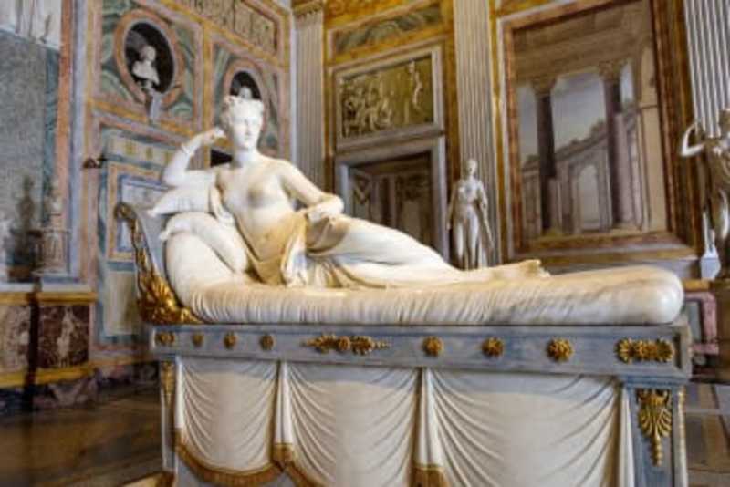 В Італії знищили скульптуру ХІХ століття заради селфі