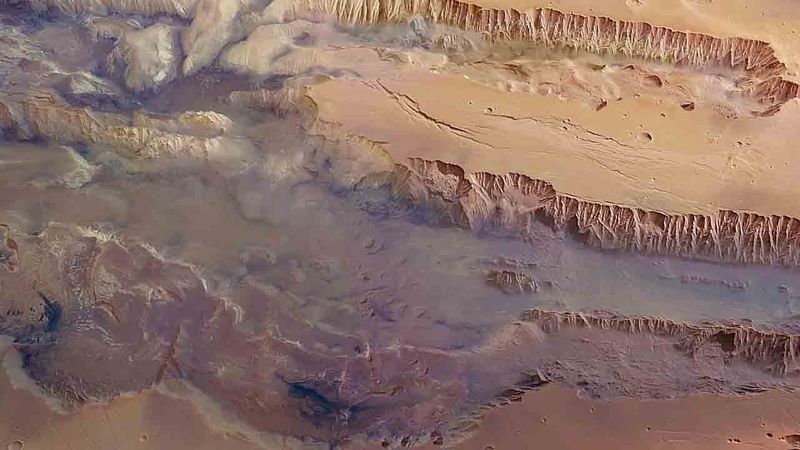 На Марсі знайдено великі поклади льоду