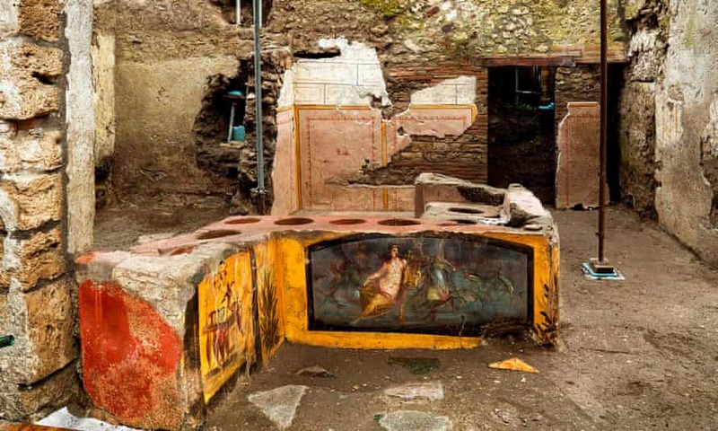 У Помпеях знайшли стародавній магазин фастфуду - фото